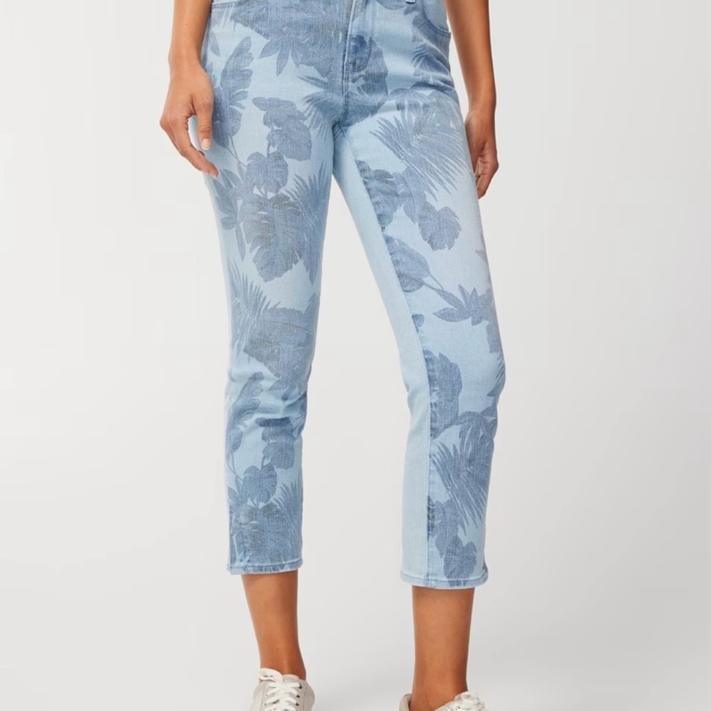 NWT Chico’s Tranquil Palms Coffee Denim Straight-Leg Crop Jeans. Size 3